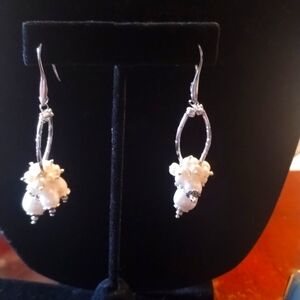 Genuine cultured Pearl earrings brand new in 🎁 box